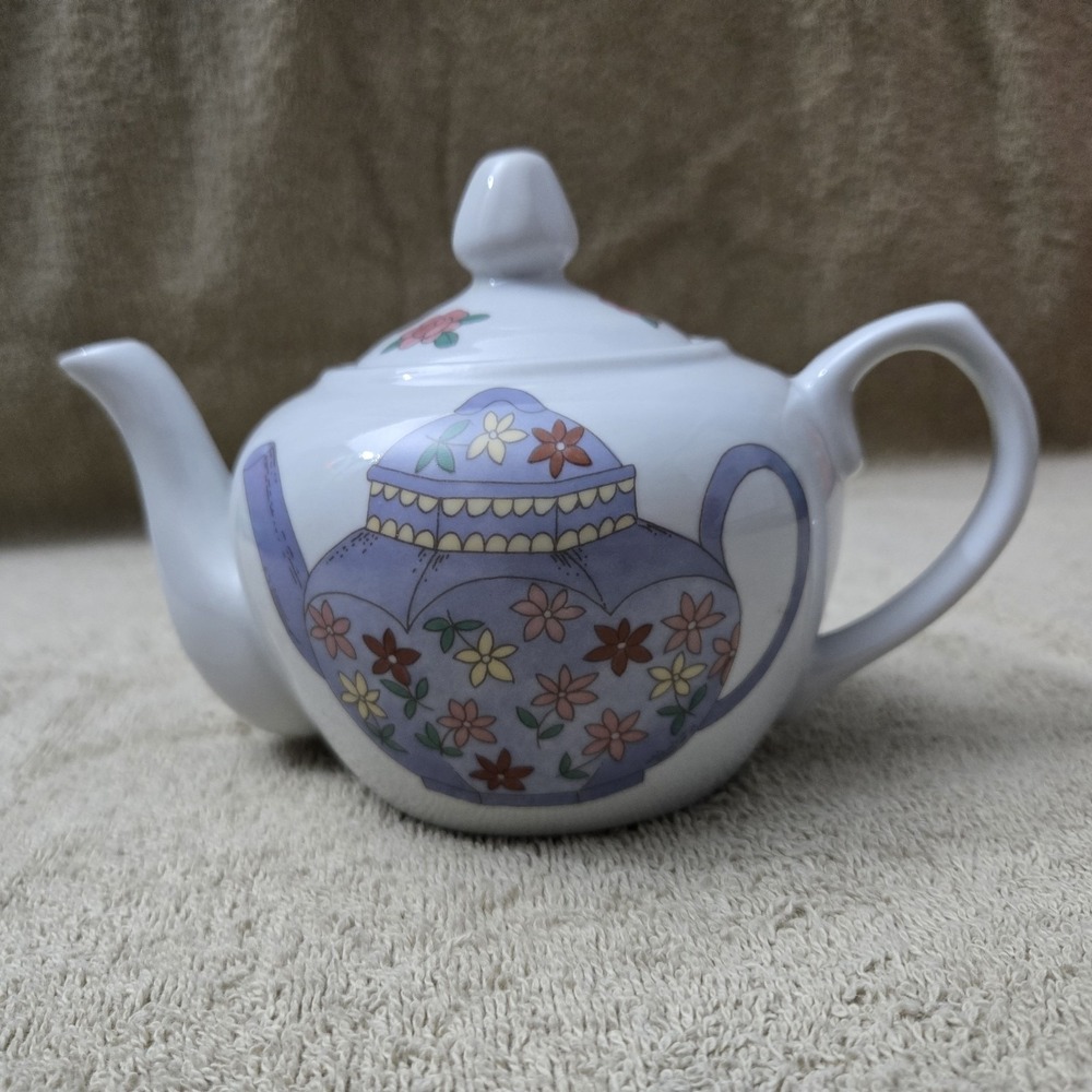 BIA Cordon Bleu Tea Pot Porcelain Tea Pot/floral Design